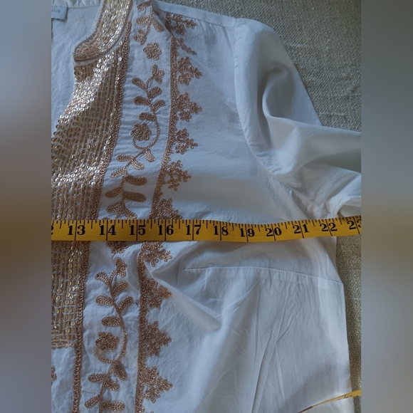 Embroidered White and Gold Men's Shirt - Picture 11 of 11